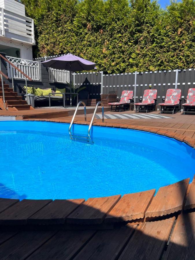O&W Ferienhaus Mit Pool Naehe Nuerburgring, Аденау Екстериор снимка